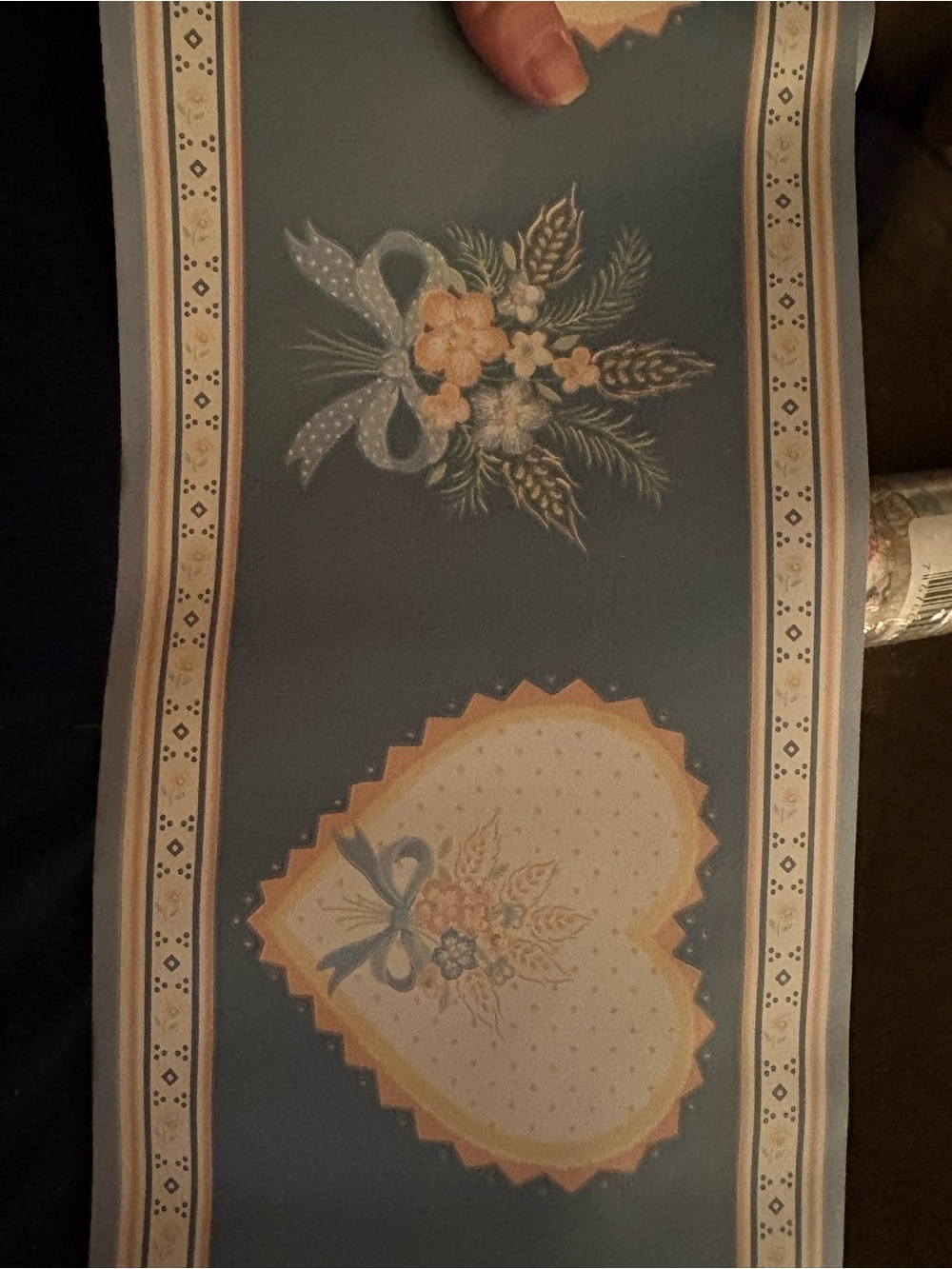 Heart & Bouquet Wallpaper Border in Blue and Yellow
